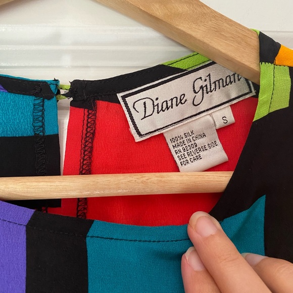 Vintage 90s Silk Top Blouse Short Sleeve Geometric Print Oversized Diane Gilman - Picture 5 of 5